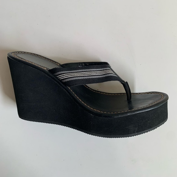 Tommy Hilfiger black platform flip flops - Picture 1 of 7